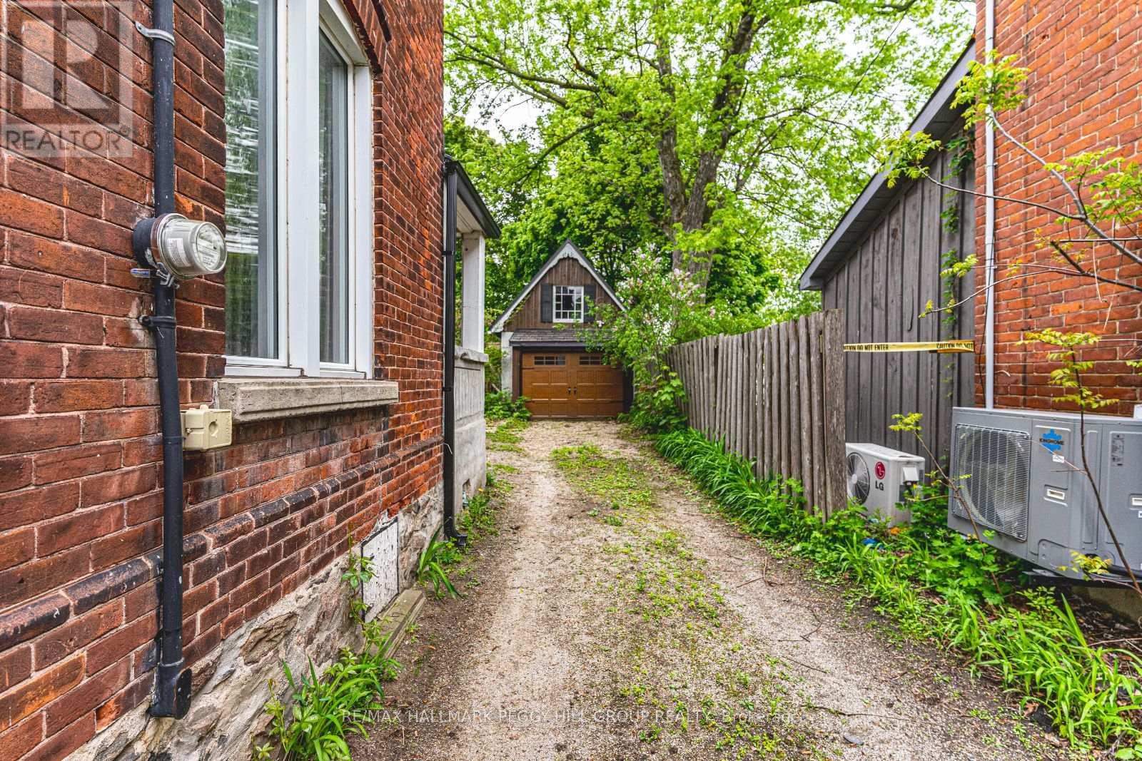 210 Bradford Street, Barrie (Allandale Centre), Ontario  L4N 3B6 - Photo 22 - S12191751