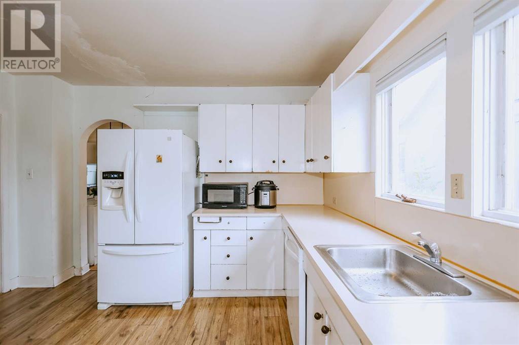 426 Superior Avenue Sw, Calgary, Alberta  T3C 2J4 - Photo 16 - A2223927