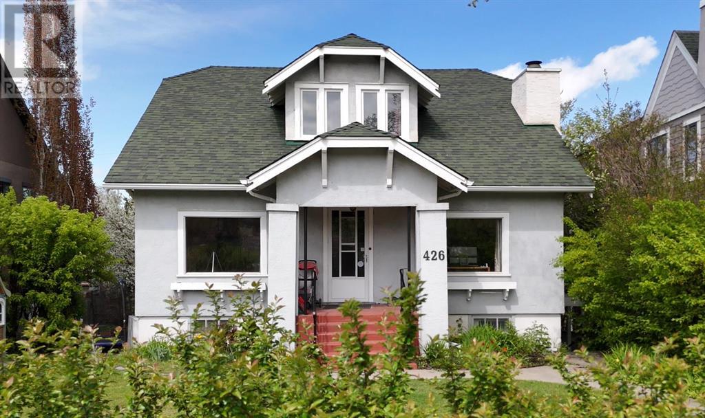 426 Superior Avenue Sw, Calgary, Alberta  T3C 2J4 - Photo 2 - A2223927