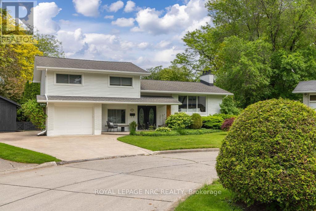 25 Victor Boulevard, St. Catharines (Glendale/glenridge), Ontario  L2T 2B4 - Photo 2 - X12094876