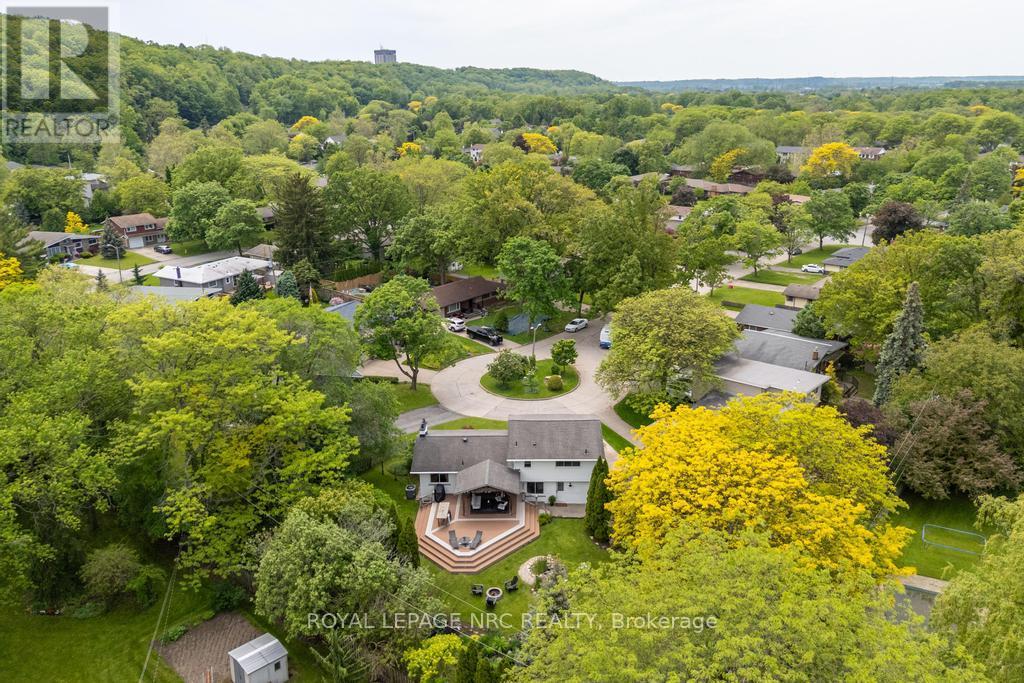25 Victor Boulevard, St. Catharines (Glendale/glenridge), Ontario  L2T 2B4 - Photo 8 - X12094876