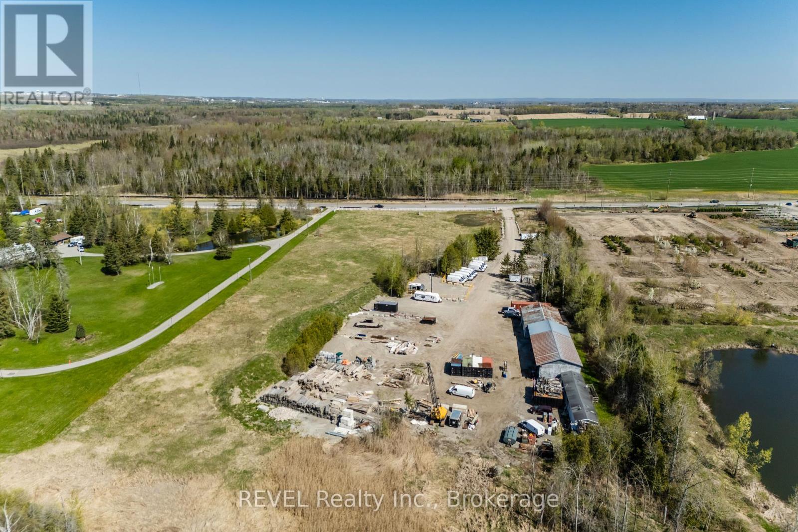 2513 Innisfil Beach Road, Innisfil, Ontario  L9S 4C1 - Photo 10 - N12192023