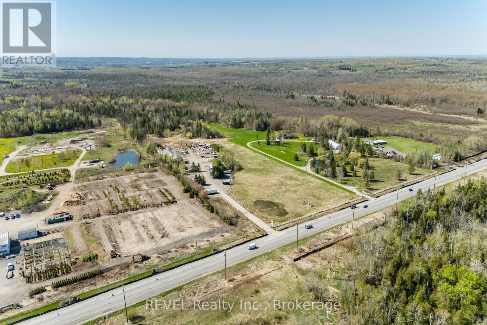 2513 Innisfil Beach Road, Innisfil, Ontario  L9S 4C1 - Photo 2 - N12192023