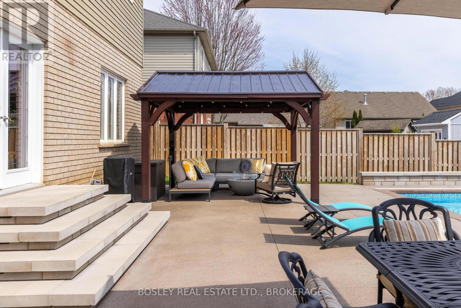 8 Damson Street, St. Catharines (Rykert/vansickle), Ontario  L2S 4B2 - Photo 35 - X12192116