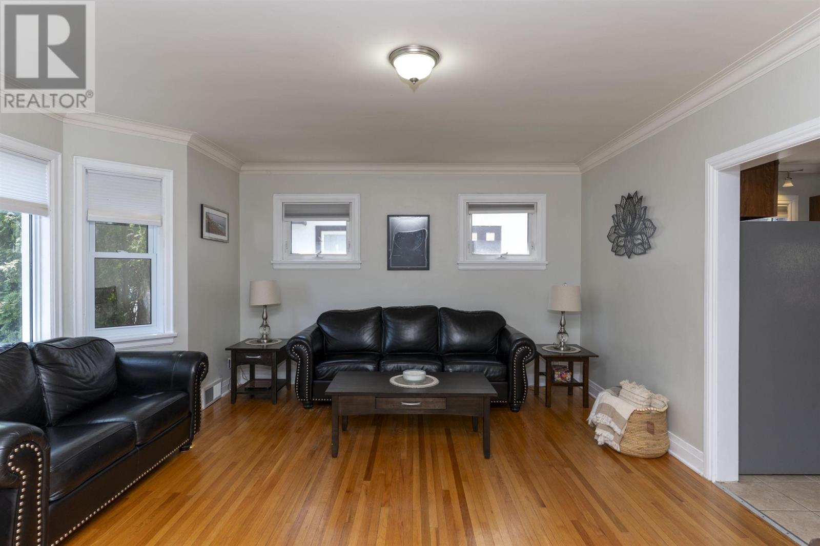 Property at 531 Hyde Park AVE image 2