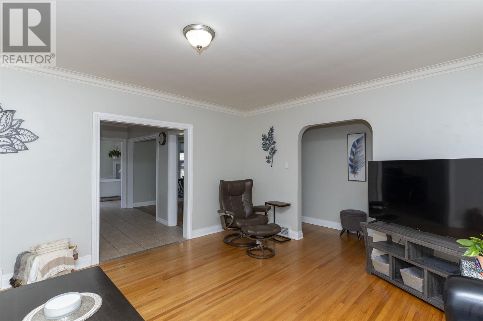 Property at 531 Hyde Park AVE image 5