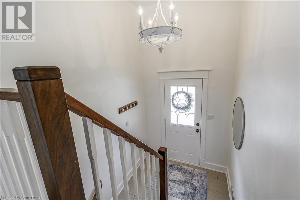 Property at 2181 LANCASTER Crescent image 4