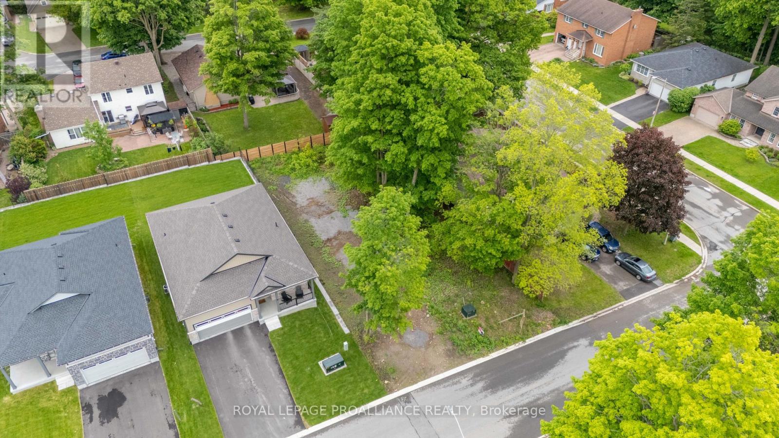 4 Adley Drive, Brockville, Ontario  K6V 6G1 - Photo 5 - X12058543