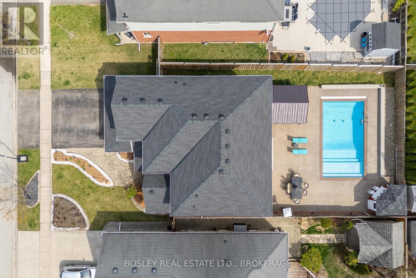 8 Damson Street, St. Catharines (Rykert/vansickle), Ontario  L2S 4B2 - Photo 3 - X12192116