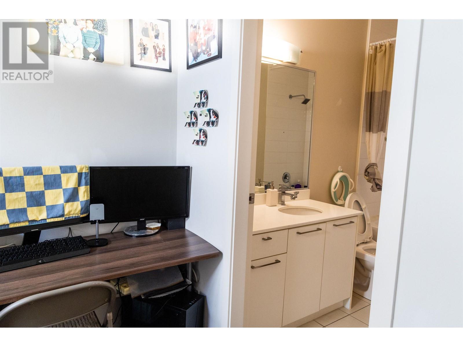 Ph15 5248 Grimmer Street, Burnaby, British Columbia  V5H 0E1 - Photo 11 - R3010447