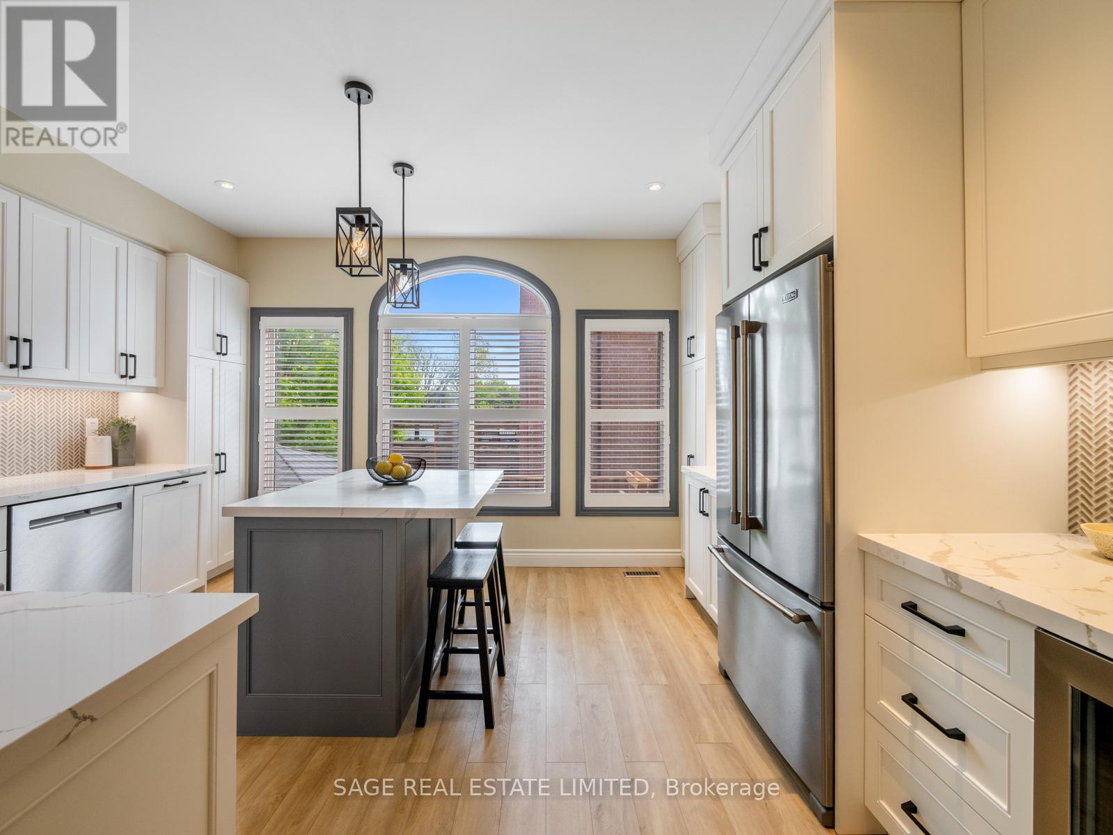 7 San Remo Terrace, Toronto, Ontario  M8Z 6C5 - Photo 11 - W12191768