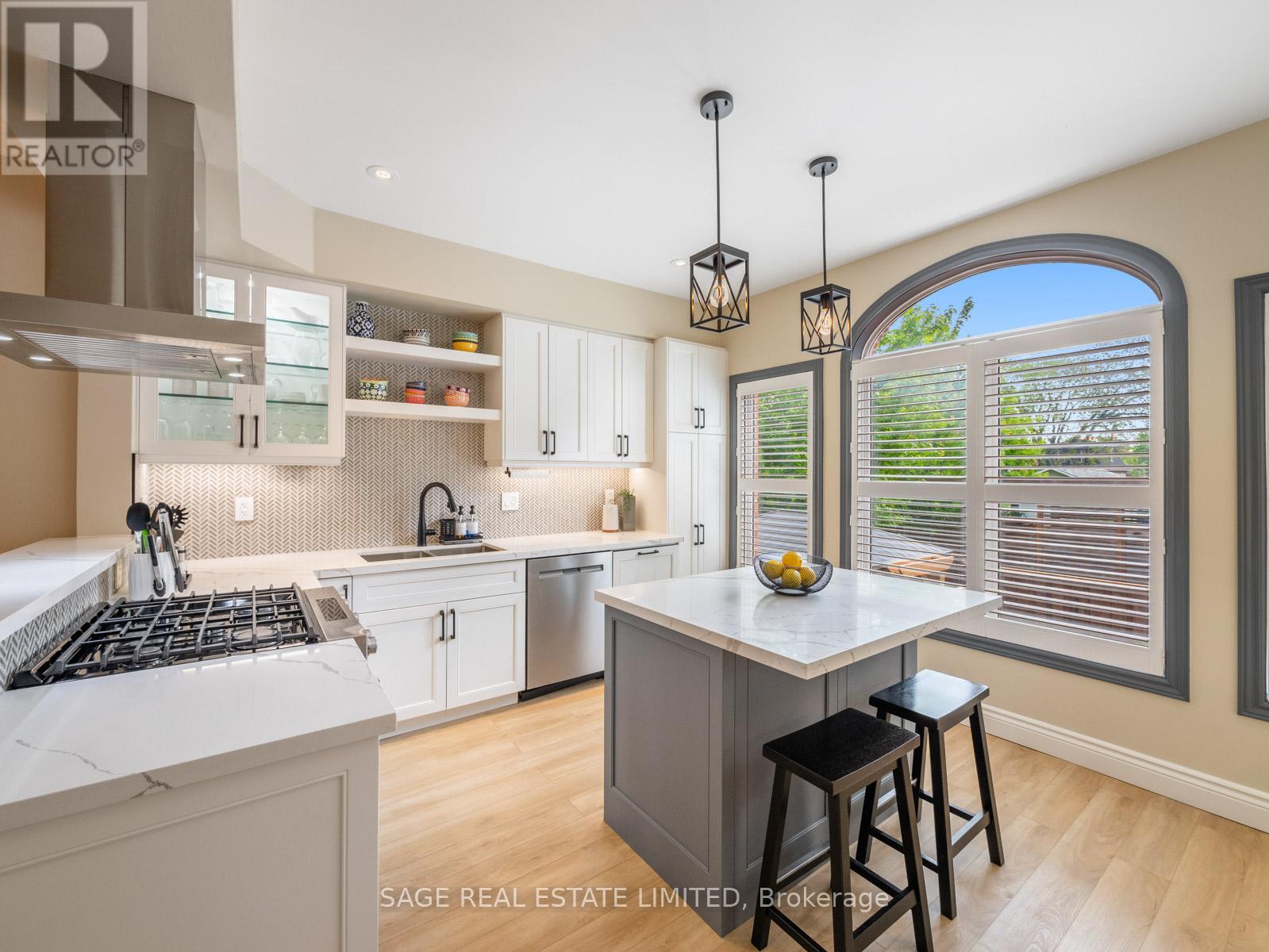 7 San Remo Terrace, Toronto, Ontario  M8Z 6C5 - Photo 12 - W12191768