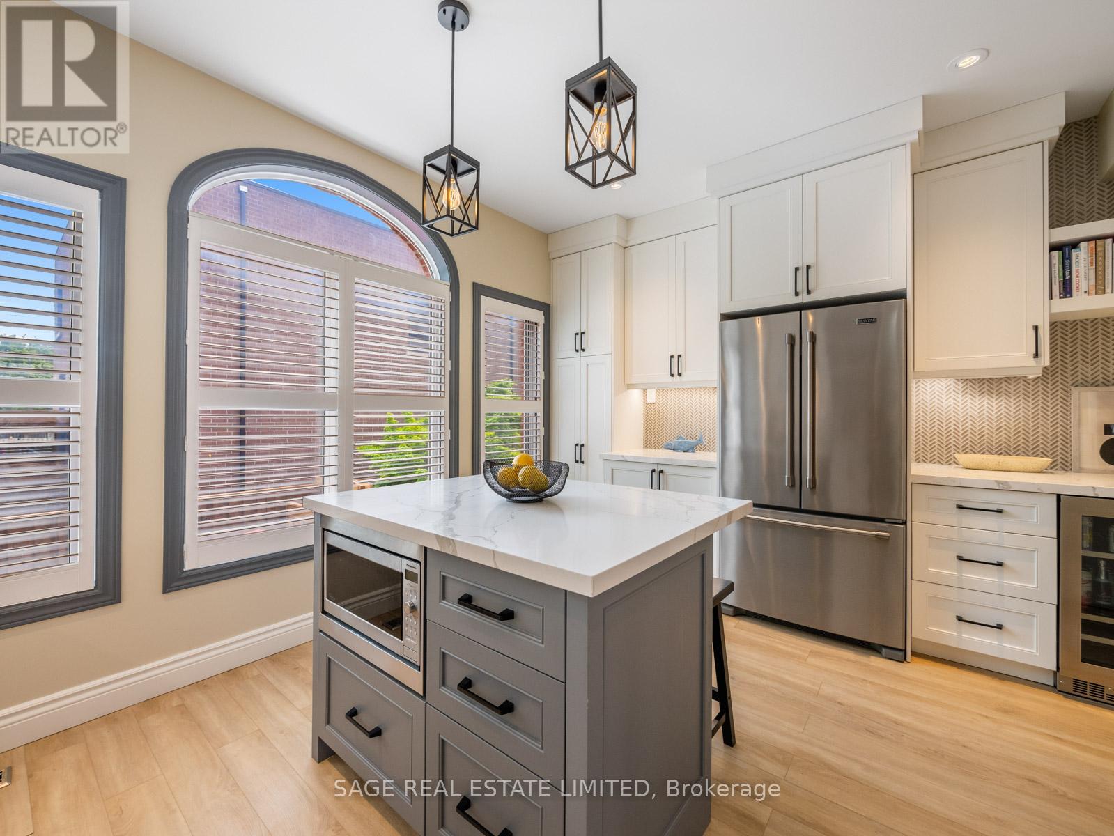 7 San Remo Terrace, Toronto, Ontario  M8Z 6C5 - Photo 17 - W12191768