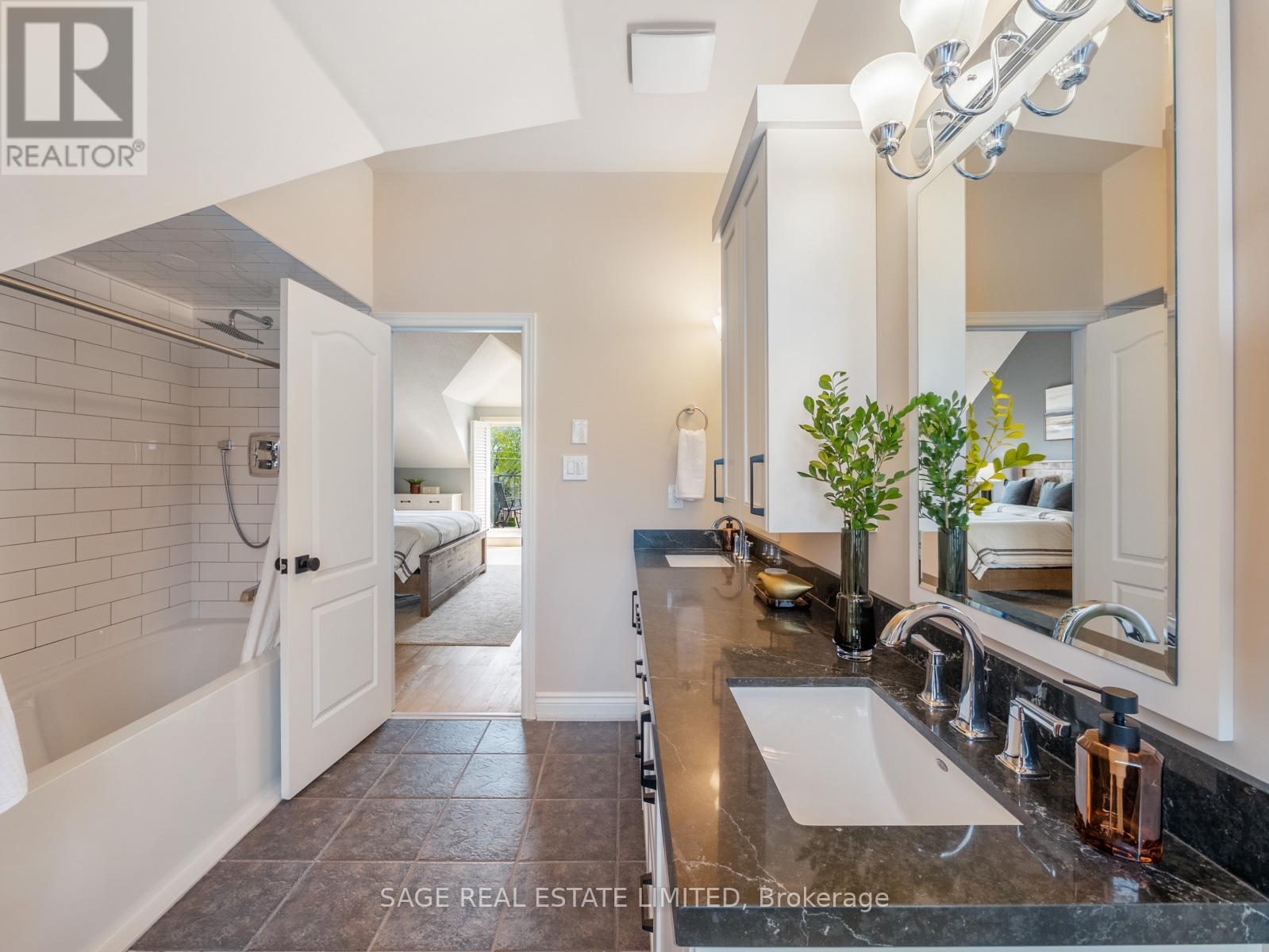 7 San Remo Terrace, Toronto, Ontario  M8Z 6C5 - Photo 38 - W12191768