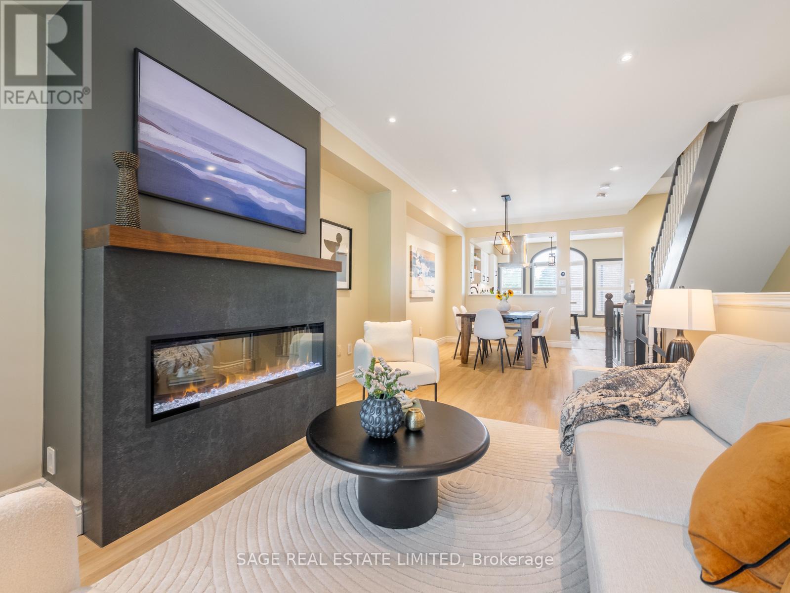 7 San Remo Terrace, Toronto, Ontario  M8Z 6C5 - Photo 4 - W12191768