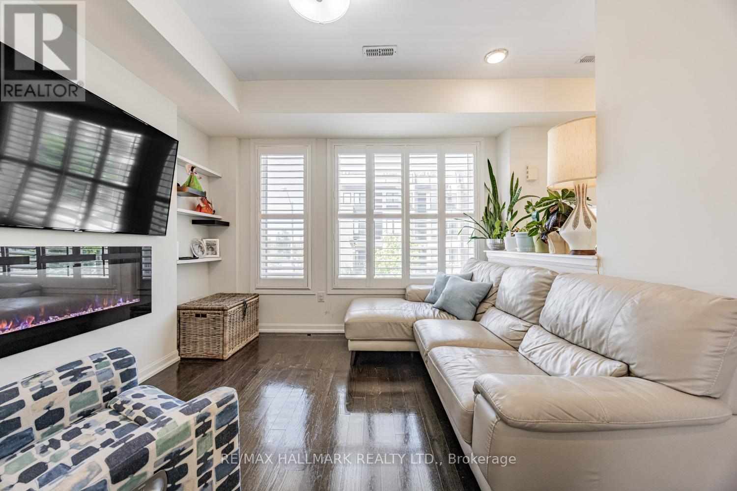11 Caroline Carpenter Grove, Toronto, Ontario  M3K 0B1 - Photo 3 - W12191793
