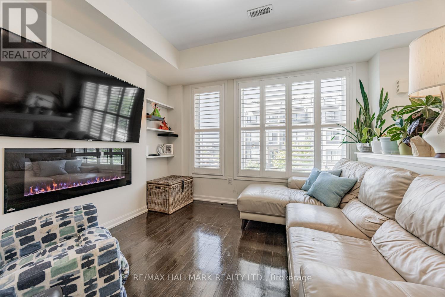 11 Caroline Carpenter Grove, Toronto, Ontario  M3K 0B1 - Photo 6 - W12191793