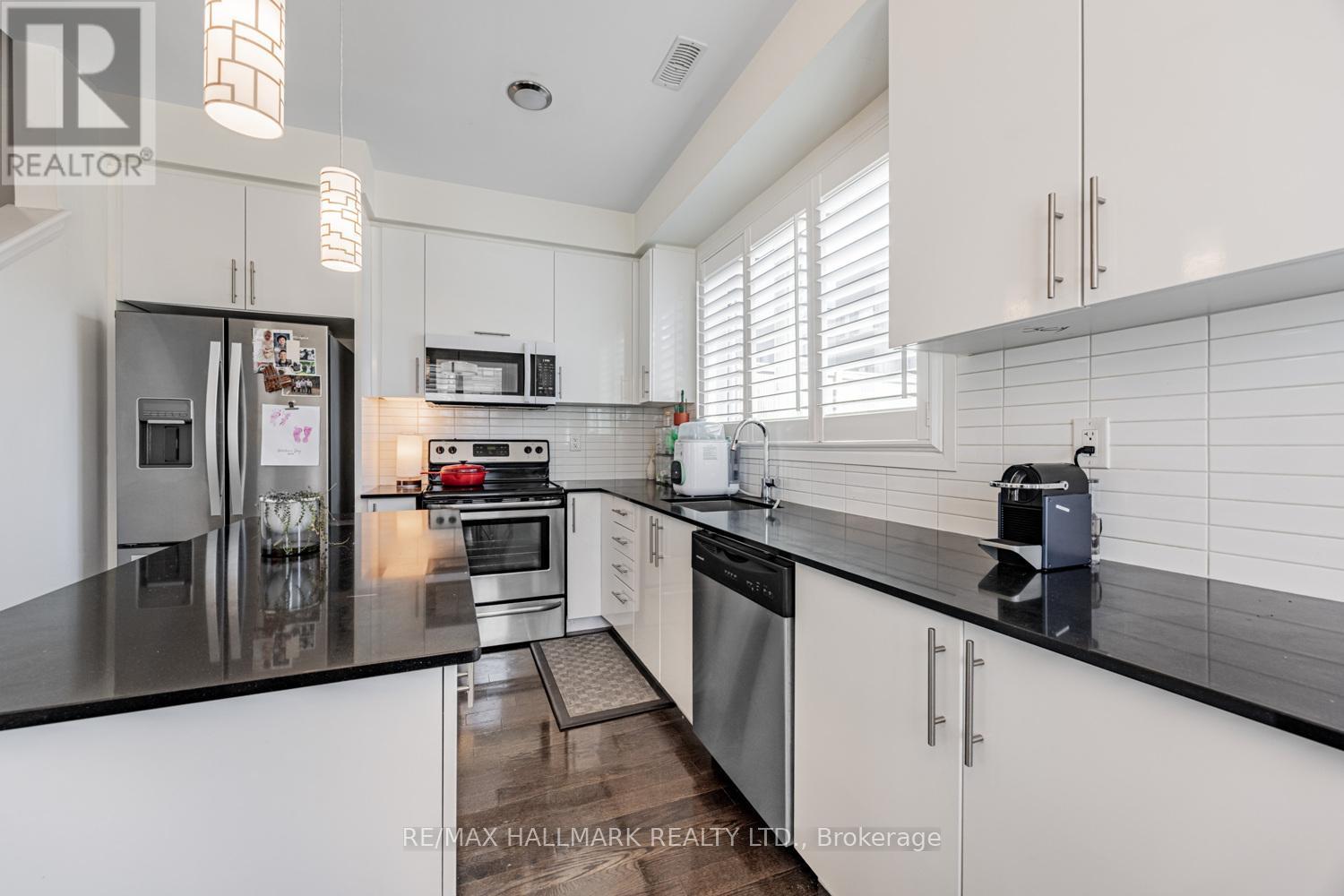 11 Caroline Carpenter Grove, Toronto, Ontario  M3K 0B1 - Photo 8 - W12191793