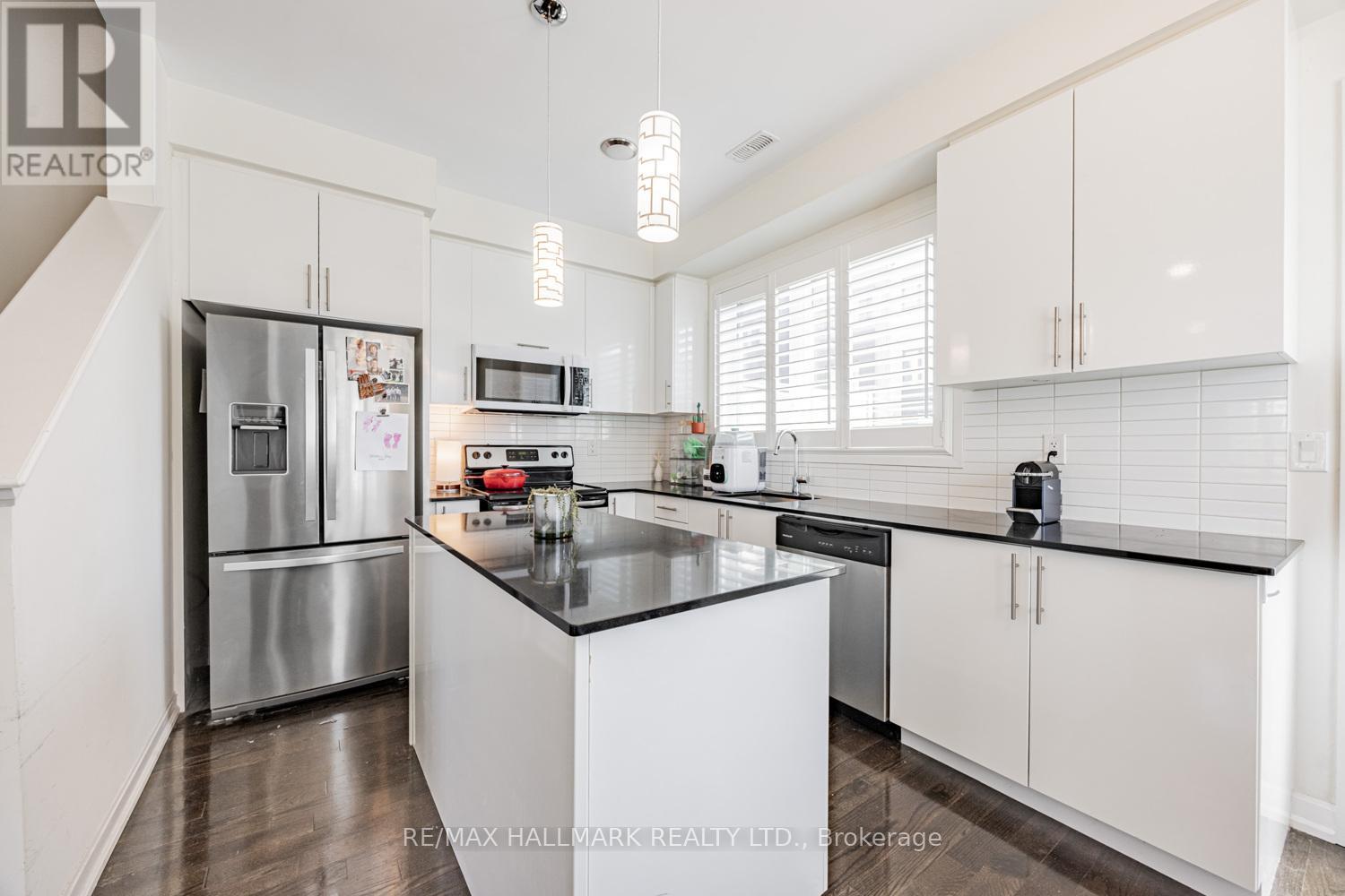 11 Caroline Carpenter Grove, Toronto, Ontario  M3K 0B1 - Photo 9 - W12191793