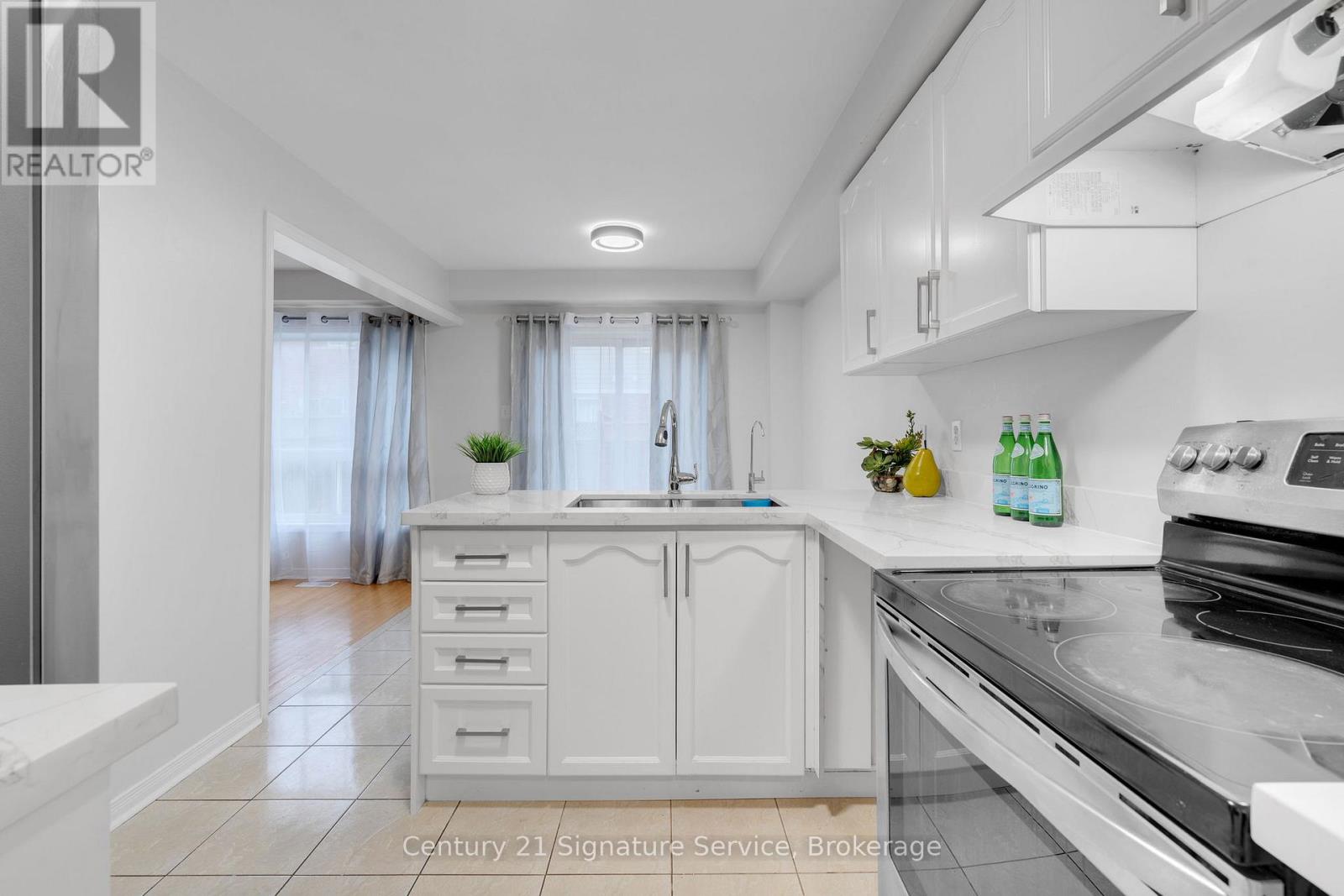 44 Bramfield Street, Brampton (Fletcher's Meadow), Ontario  L7A 2W2 - Photo 3 - W12191799