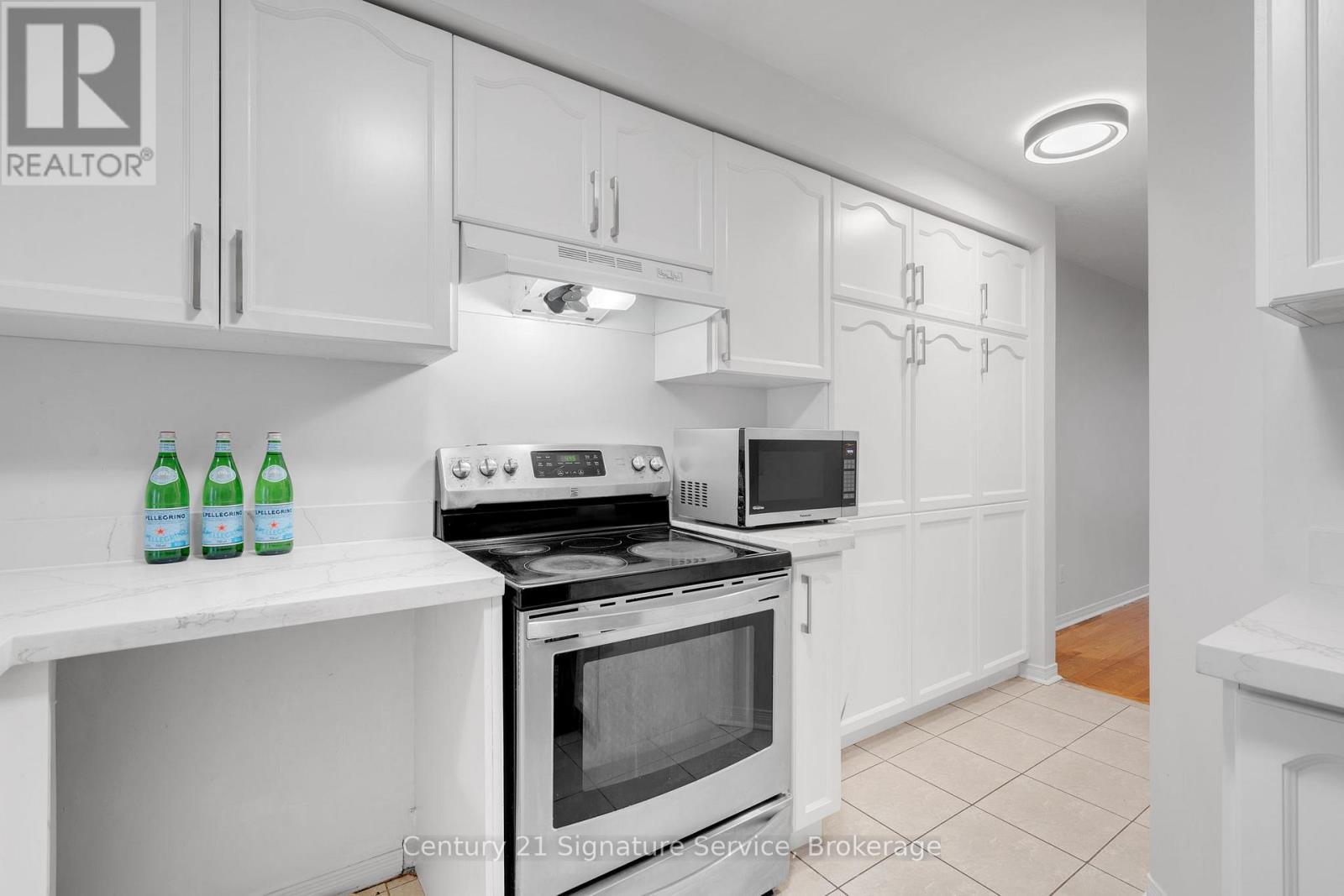 44 Bramfield Street, Brampton (Fletcher's Meadow), Ontario  L7A 2W2 - Photo 4 - W12191799