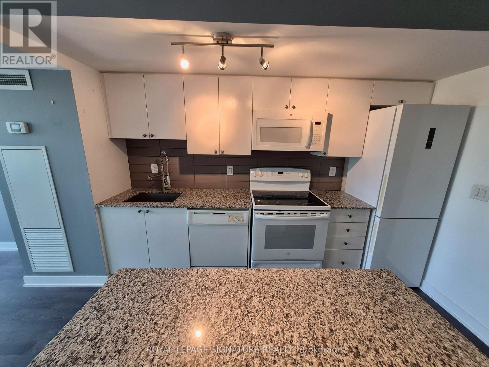 102 - 11 Superior Avenue, Toronto, Ontario  M8V 0A7 - Photo 11 - W12191808
