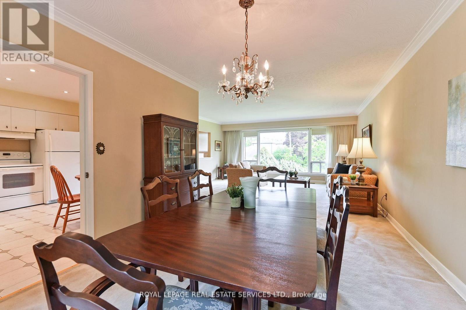 20 Munhall Road, Toronto, Ontario  M9P 1P9 - Photo 11 - W12191812