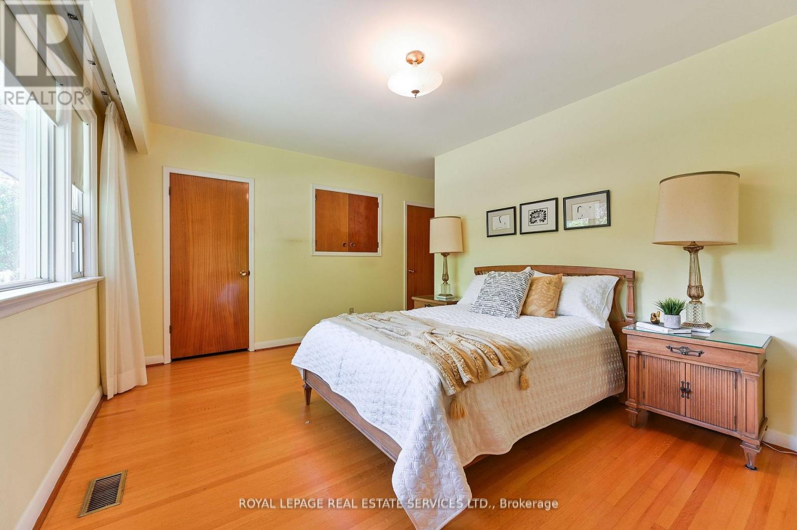 20 Munhall Road, Toronto, Ontario  M9P 1P9 - Photo 16 - W12191812