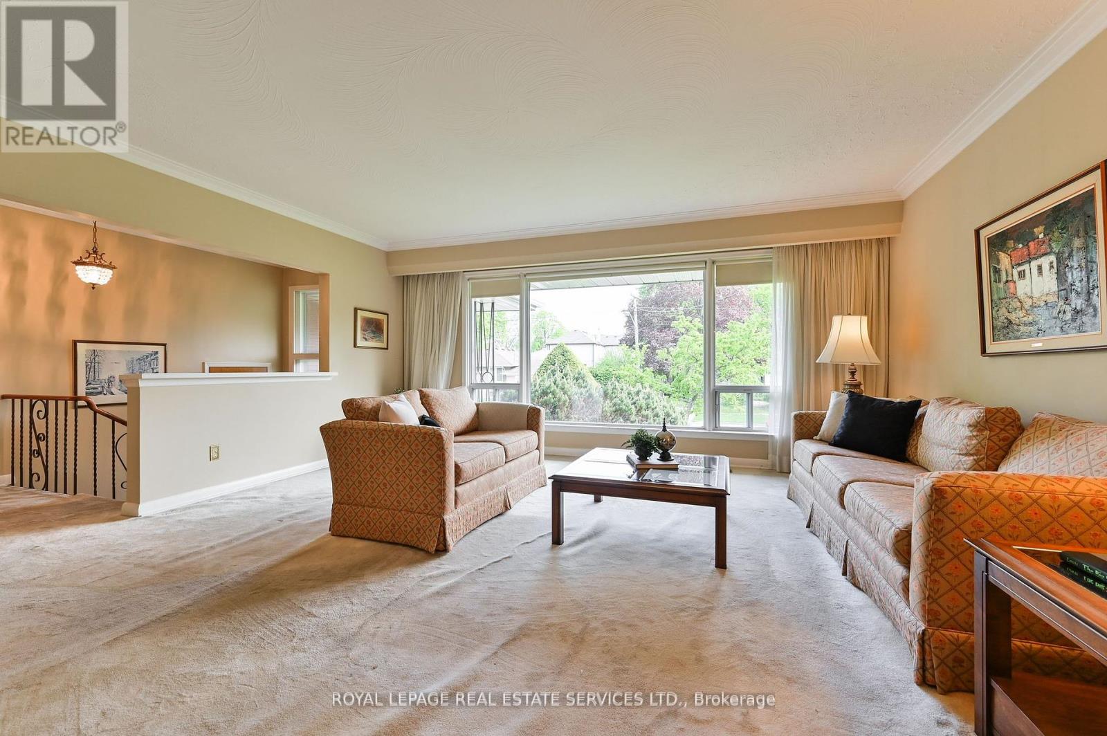 20 Munhall Road, Toronto, Ontario  M9P 1P9 - Photo 8 - W12191812