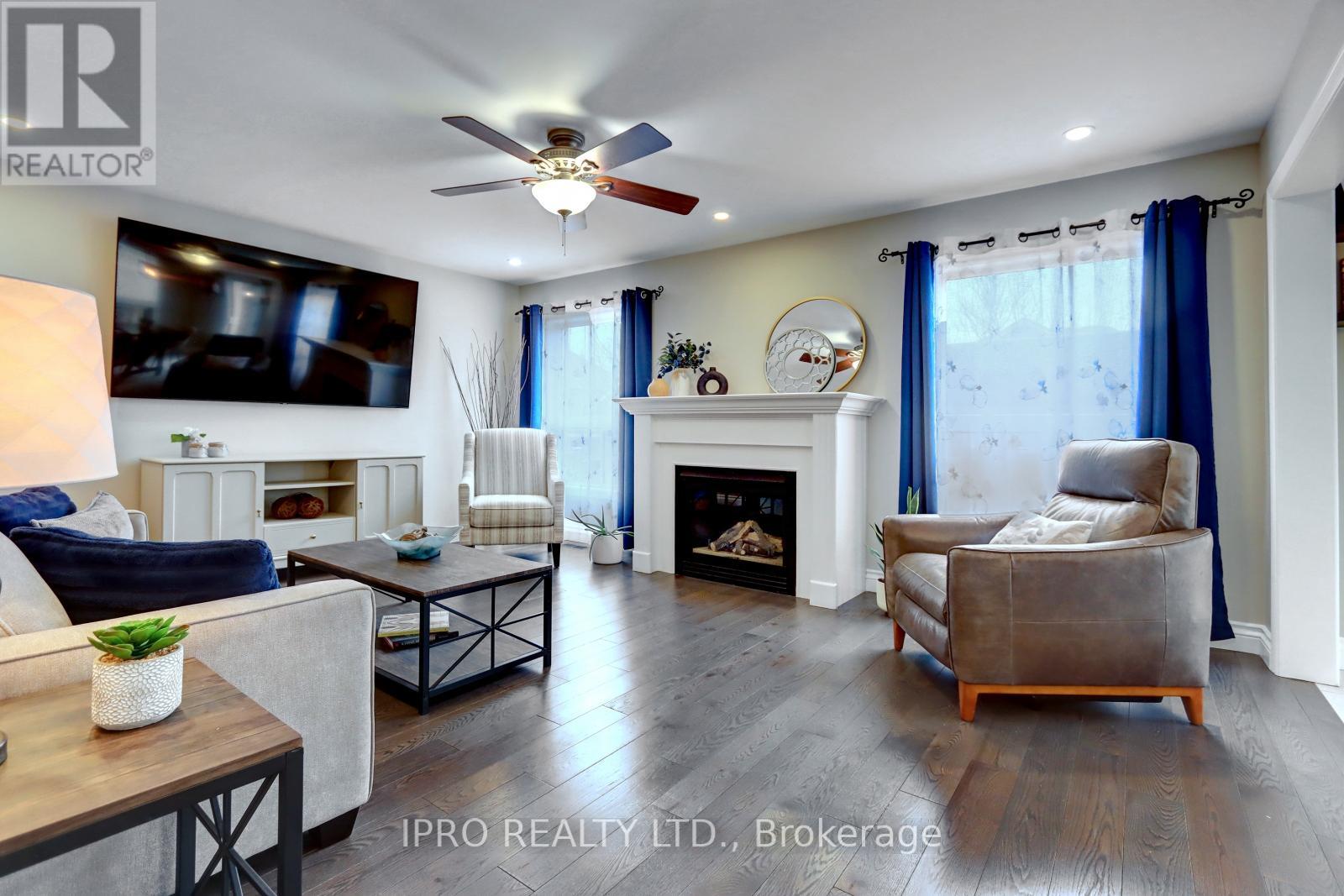 10 Berton Boulevard, Halton Hills (Georgetown), Ontario  L7G 6A5 - Photo 13 - W12191916