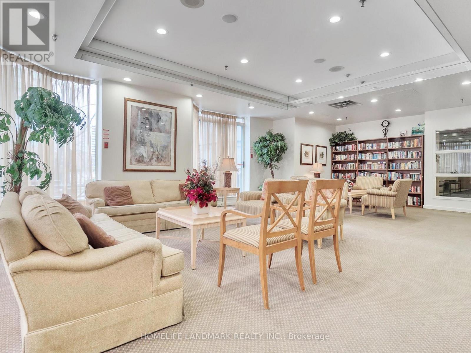 401 - 3605 Kariya Drive, Mississauga, Ontario  L5B 3J4 - Photo 5 - W12191927