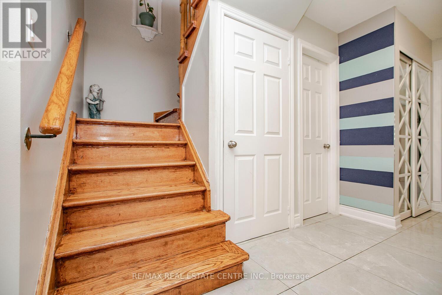 130 Meadowlark Drive, Brampton (Fletcher's Creek South), Ontario  L6Y 4V6 - Photo 10 - W12191965