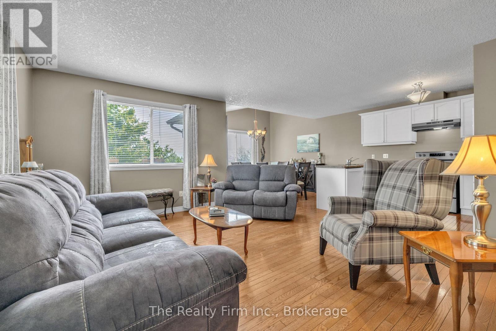 868 Stonegate Drive, Woodstock, Ontario  N4V 1G4 - Photo 4 - X12192089