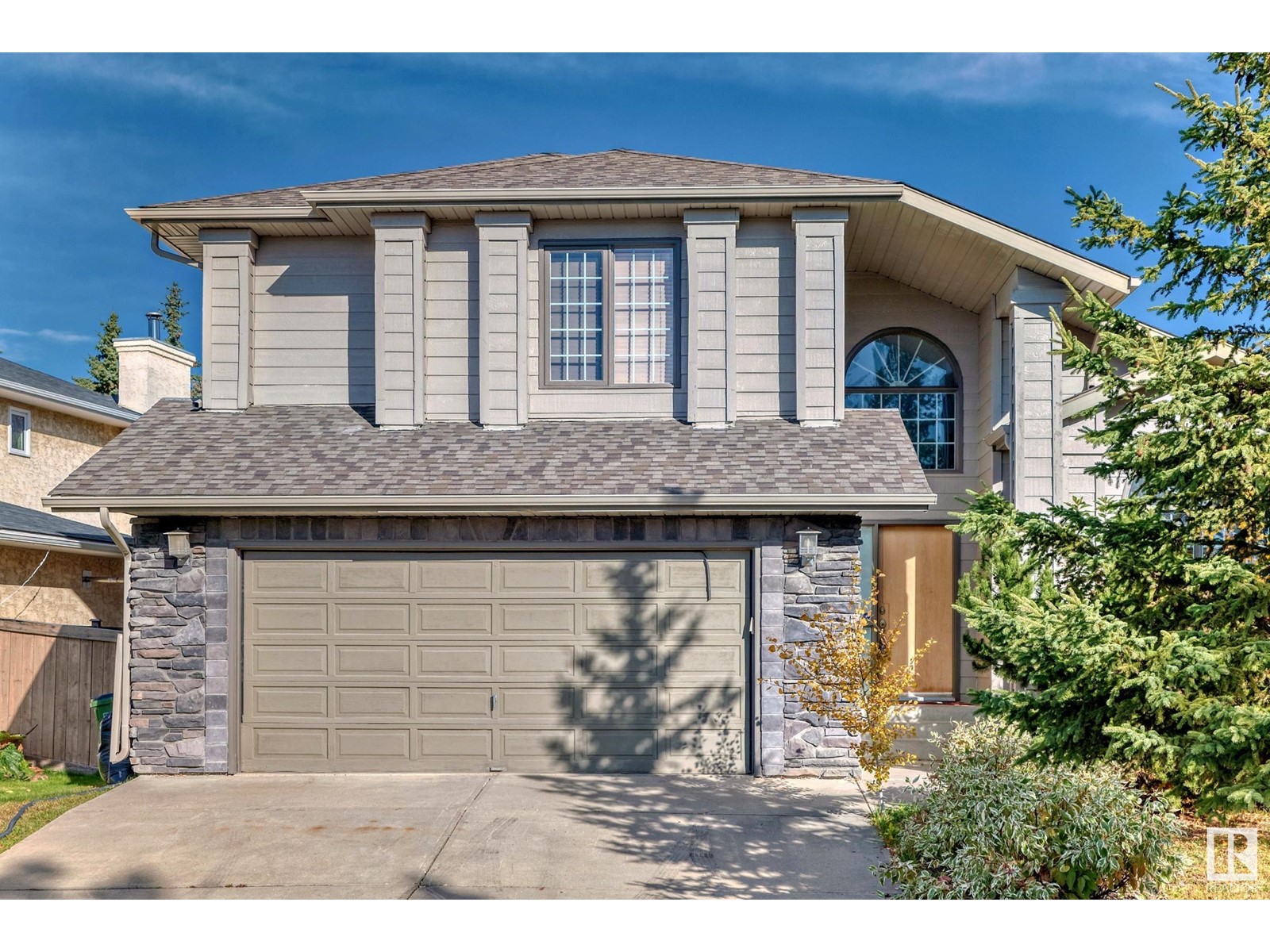 Property at 351 BULYEA RD NW image 3