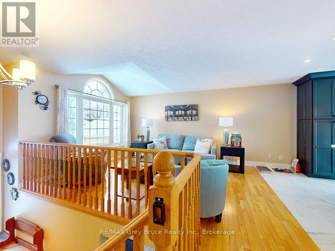 2551 8th Avenue E, Owen Sound, Ontario  N4K 6V2 - Photo 11 - X12192000