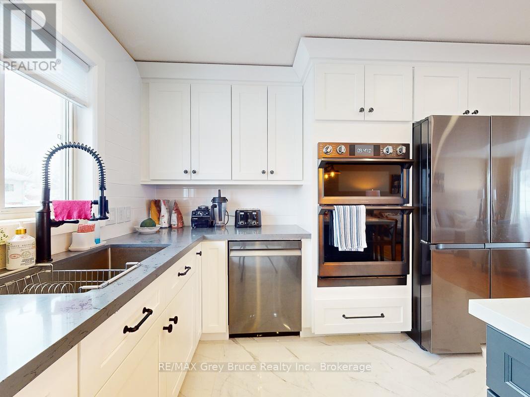 2551 8th Avenue E, Owen Sound, Ontario  N4K 6V2 - Photo 9 - X12192000