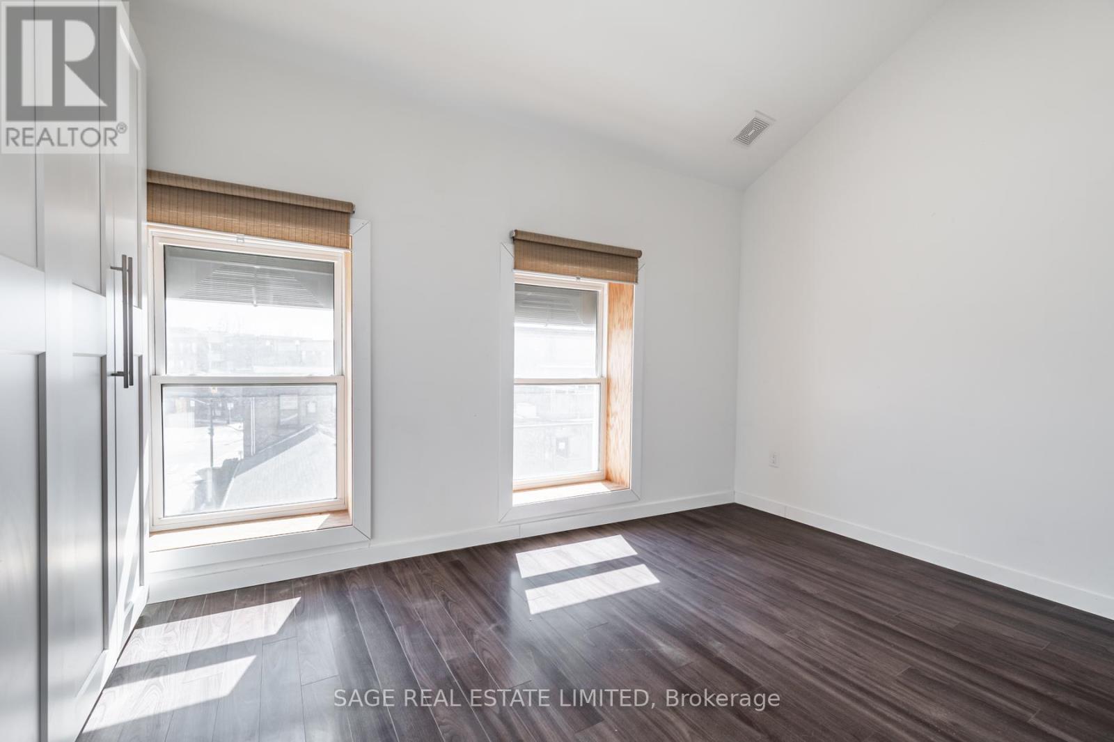 2 - 14 Cross Street, Hamilton, Ontario  L9H 2R4 - Photo 13 - X12191876