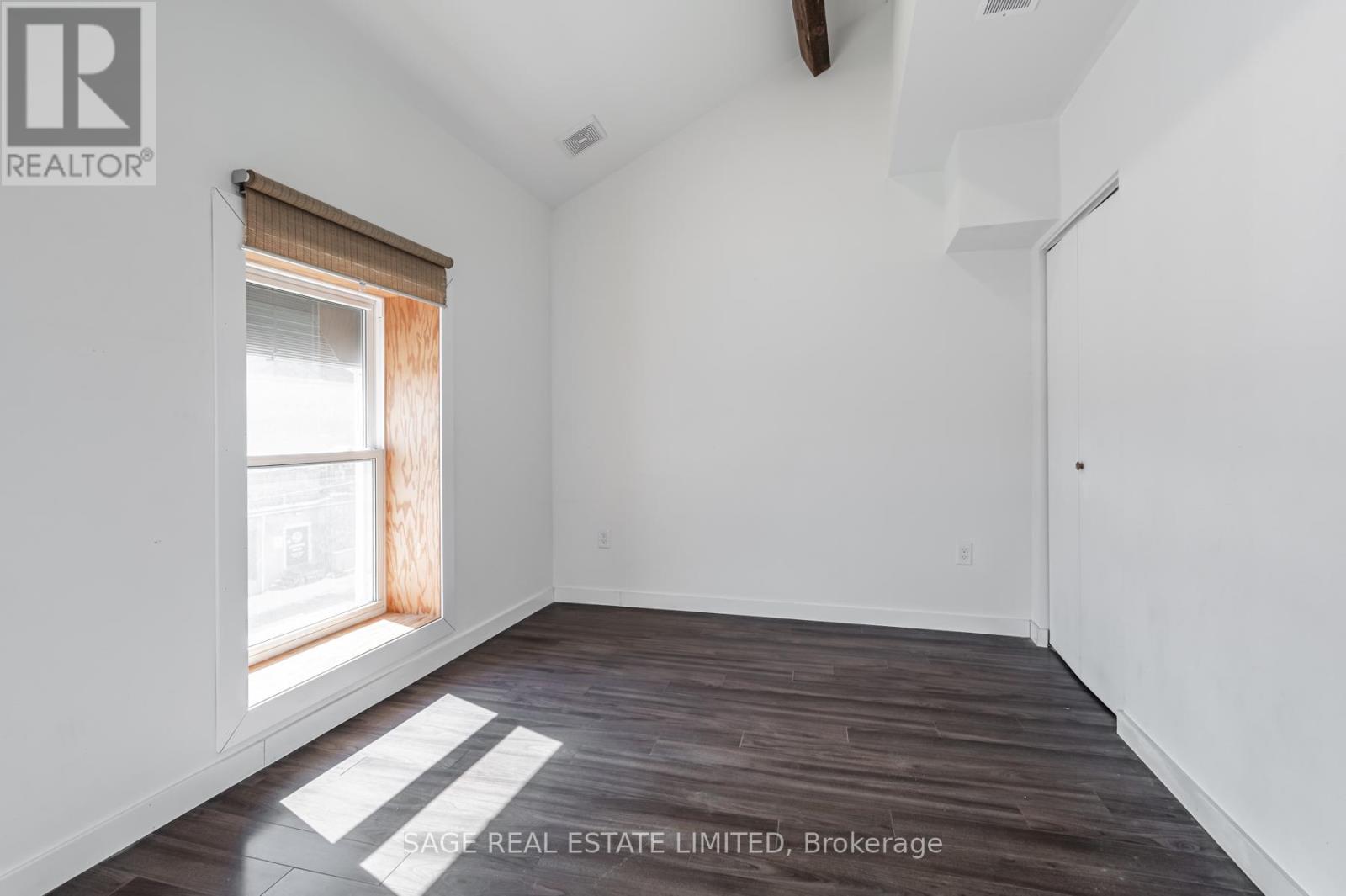 2 - 14 Cross Street, Hamilton, Ontario  L9H 2R4 - Photo 14 - X12191876