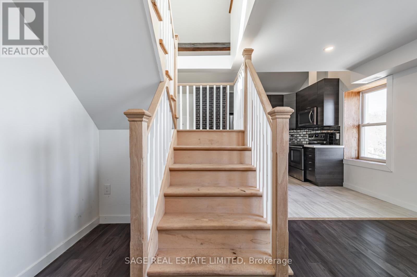 2 - 14 Cross Street, Hamilton, Ontario  L9H 2R4 - Photo 18 - X12191876
