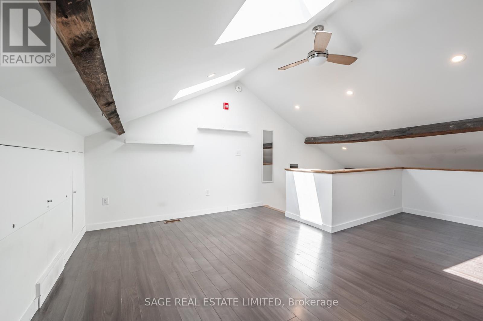 2 - 14 Cross Street, Hamilton, Ontario  L9H 2R4 - Photo 23 - X12191876