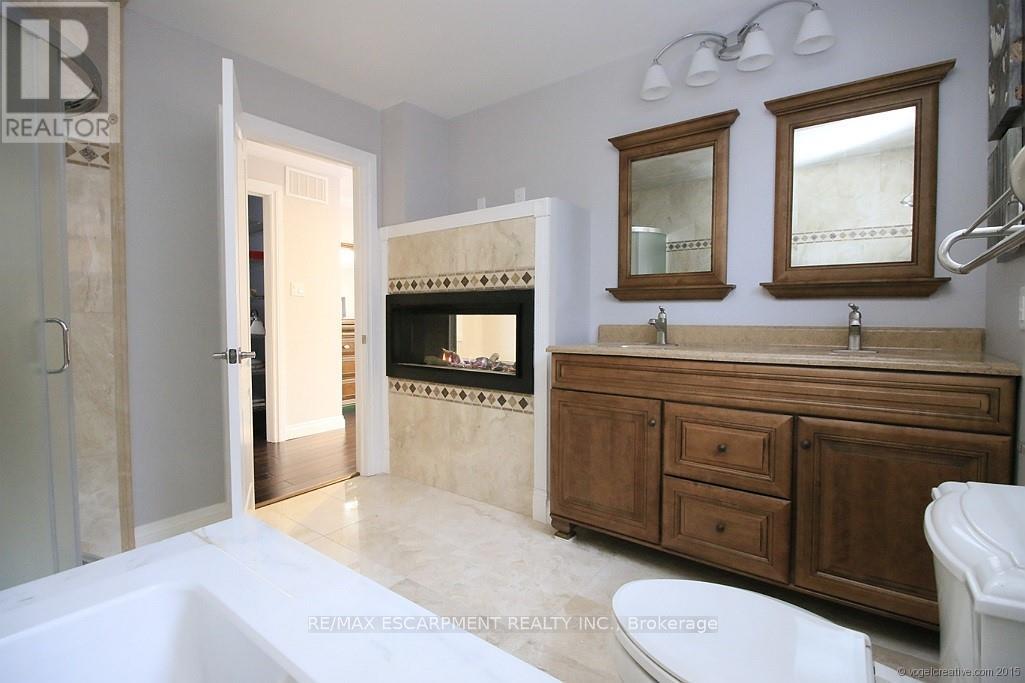 71 Paisley Avenue N, Hamilton (Westdale), Ontario  L8S 4H1 - Photo 15 - X12191920