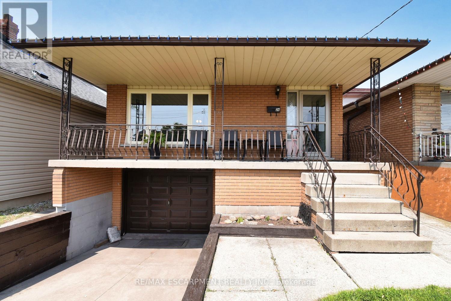 34 Adair Avenue S, Hamilton (Mcquesten), Ontario  L8H 1B4 - Photo 2 - X12191926