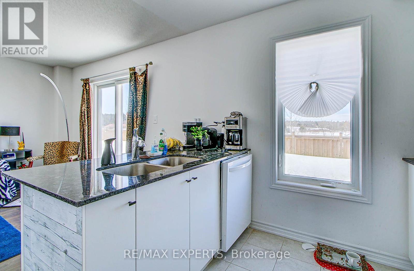 10 Brown Bear Street, Barrie, Ontario  L9J 0H8 - Photo 5 - S12000800