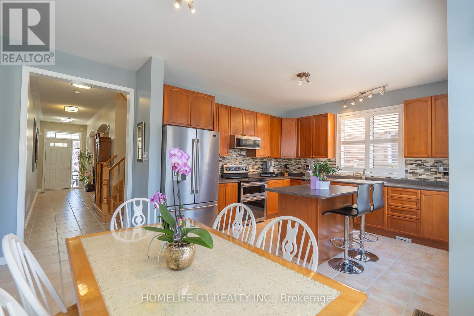 3672 Swanson Drive, Mississauga, Ontario  L5N 8J6 - Photo 7 - W12119188