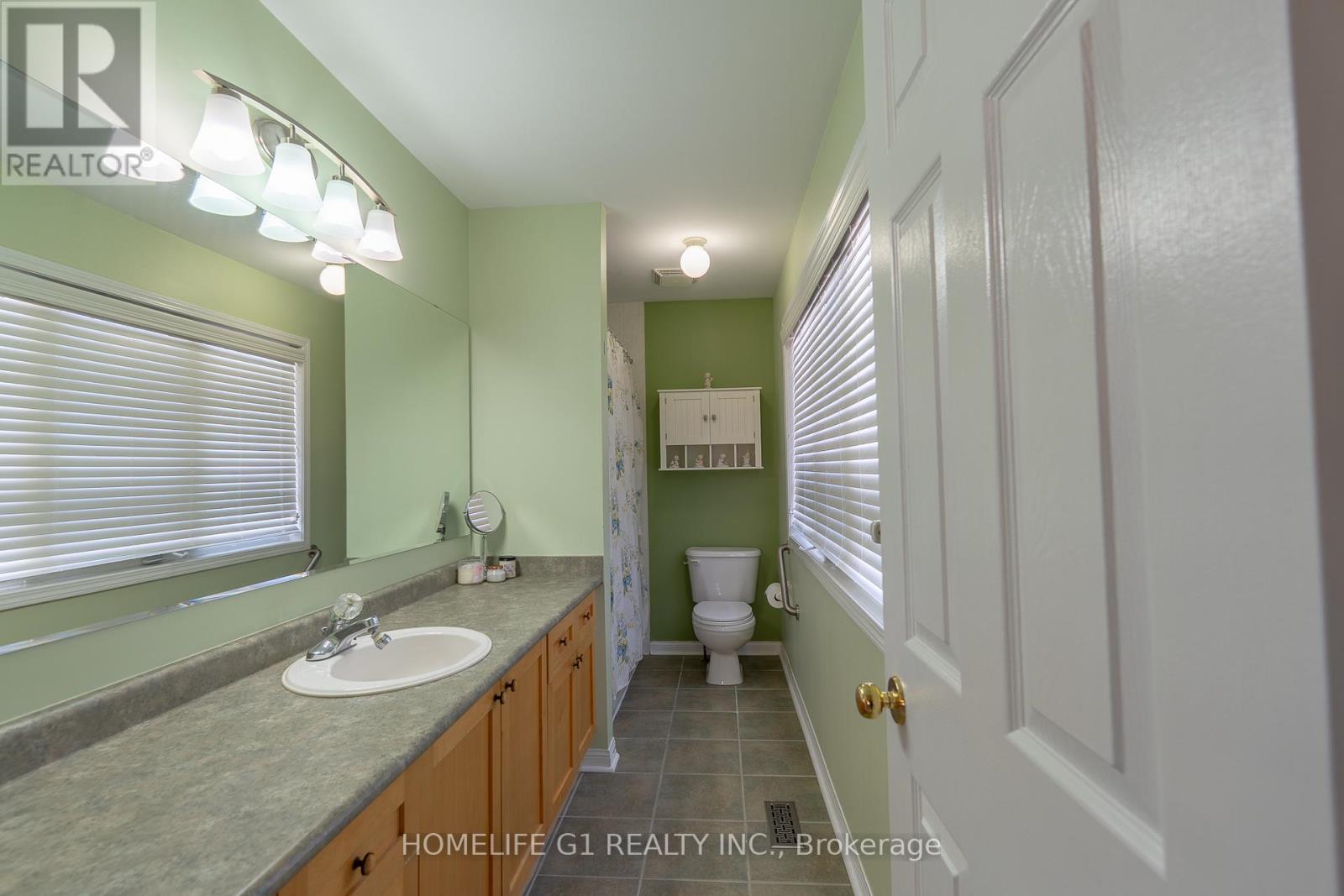 3672 Swanson Drive, Mississauga, Ontario  L5N 8J6 - Photo 18 - W12119188