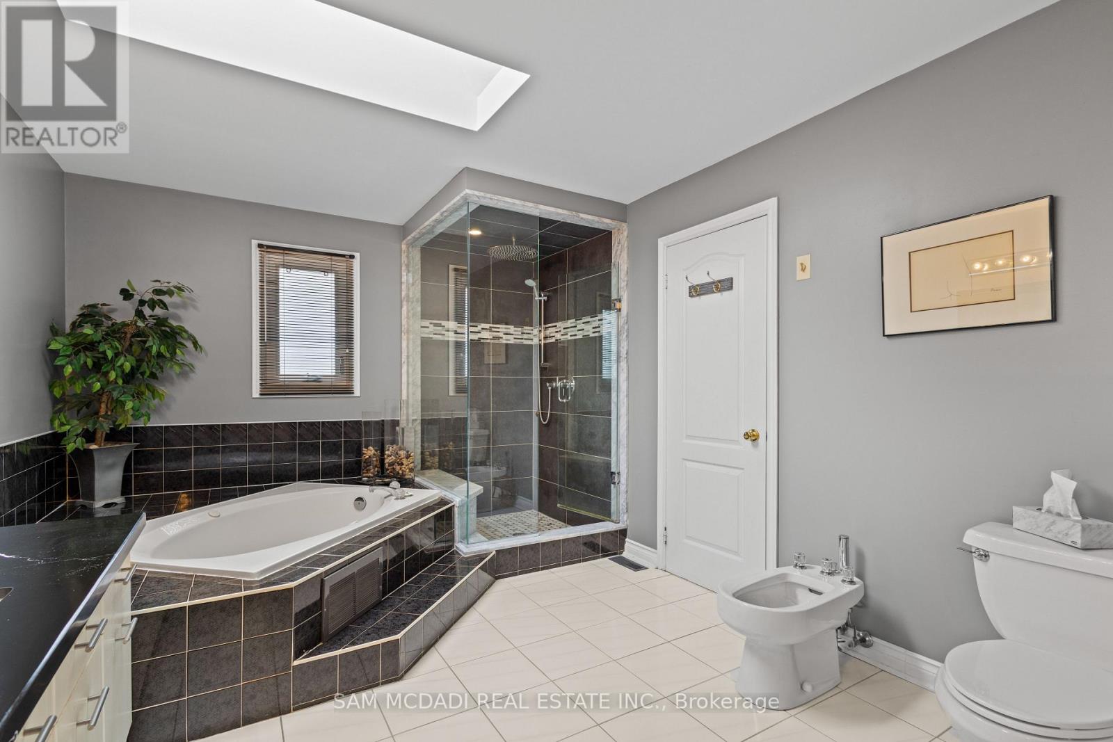 5465 Shorecrest Crescent, Mississauga, Ontario  L5M 4Y6 - Photo 22 - W12141496