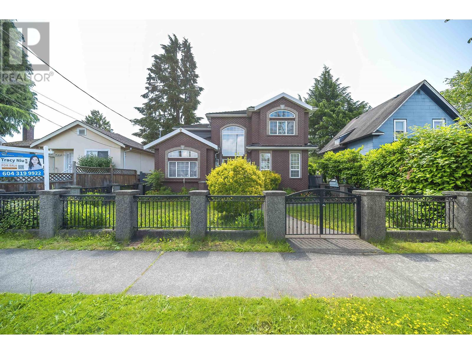 1312 Tenth Avenue, New Westminster, British Columbia  V3M 3H9 - Photo 1 - R3010278