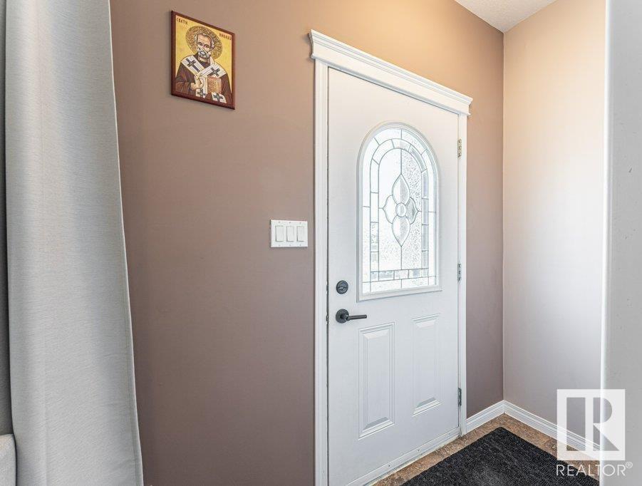 Property at 5110 146 AV NW image 4