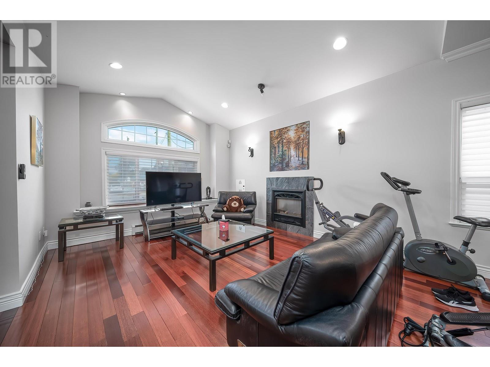 1312 Tenth Avenue, New Westminster, British Columbia  V3M 3H9 - Photo 11 - R3010278