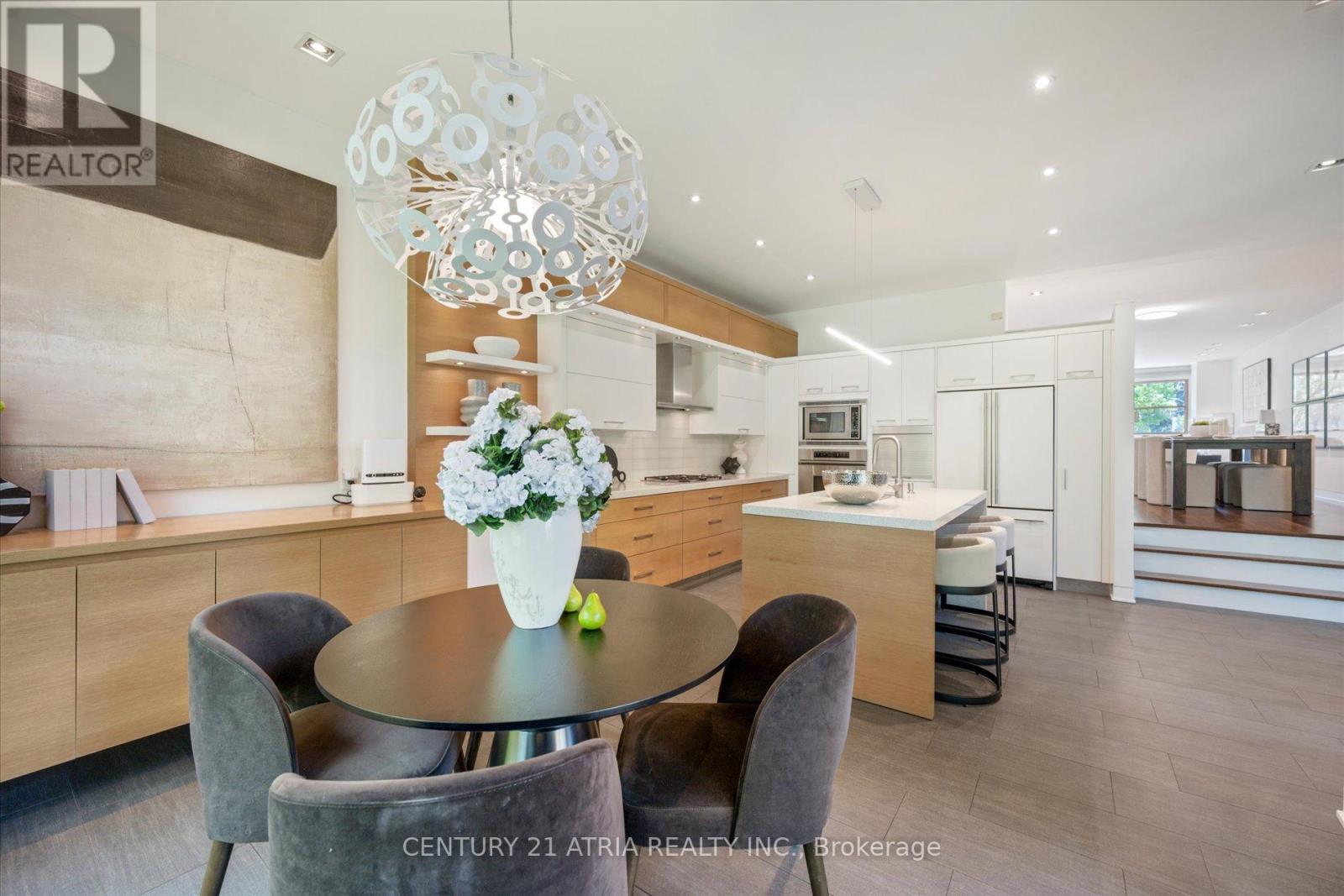 80 Glenvale Boulevard, Toronto, Ontario  M4G 2V6 - Photo 11 - C12191411